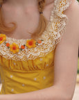 Kleines oranges Kleid