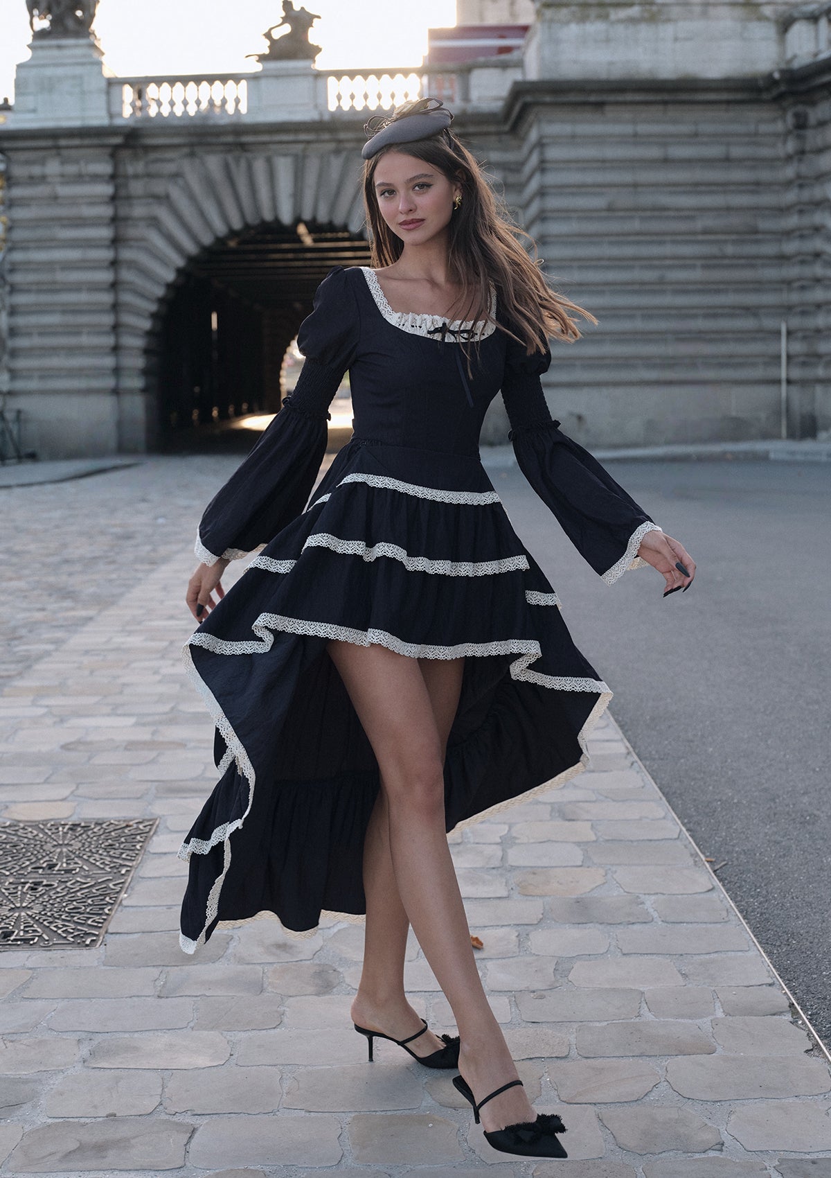 Saphirblaues Walzerkorsettkleid