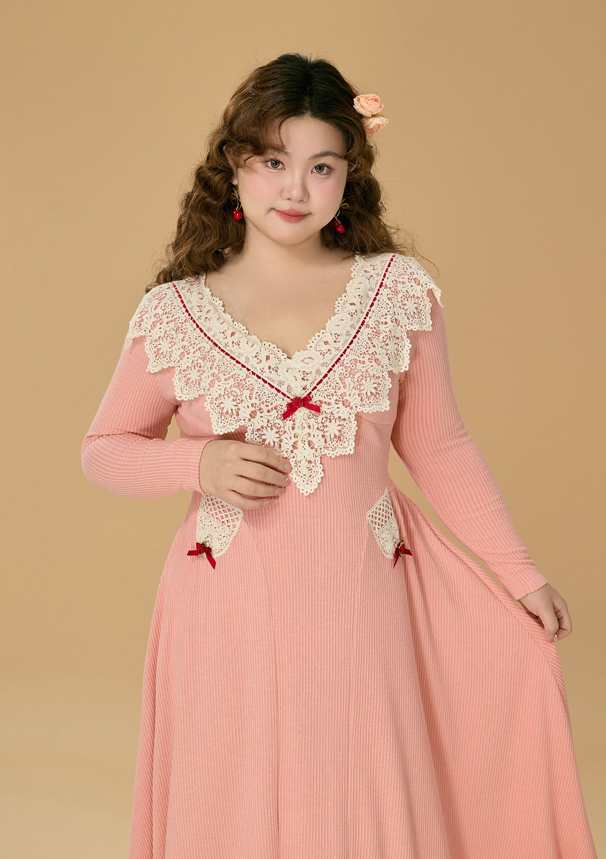 THEREDTHREAD / ザレッドスレッド】S lace up curve dress