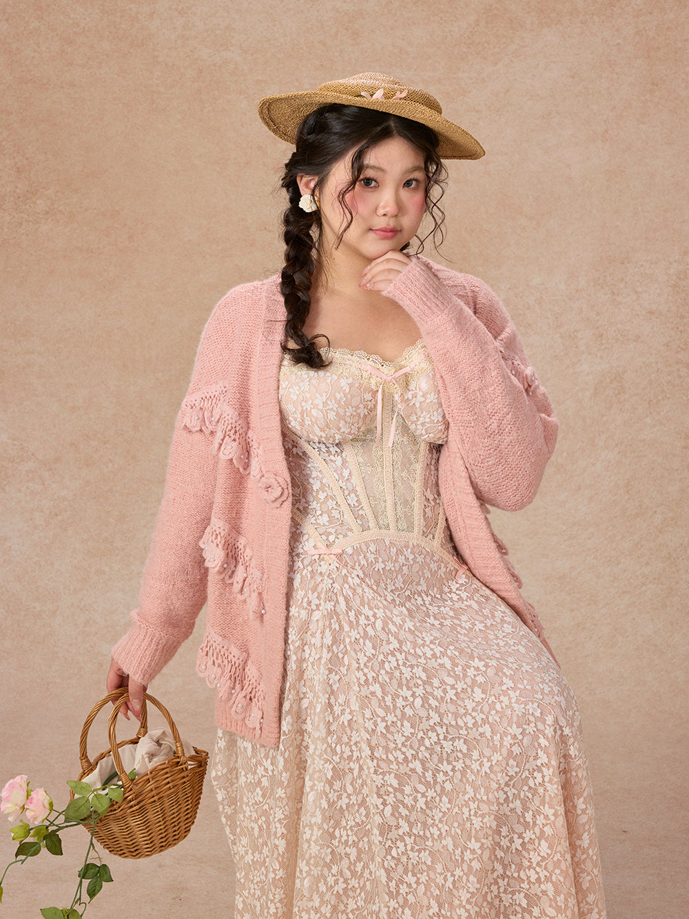 Curve&Plus Meno's Letter Knit Cardigan