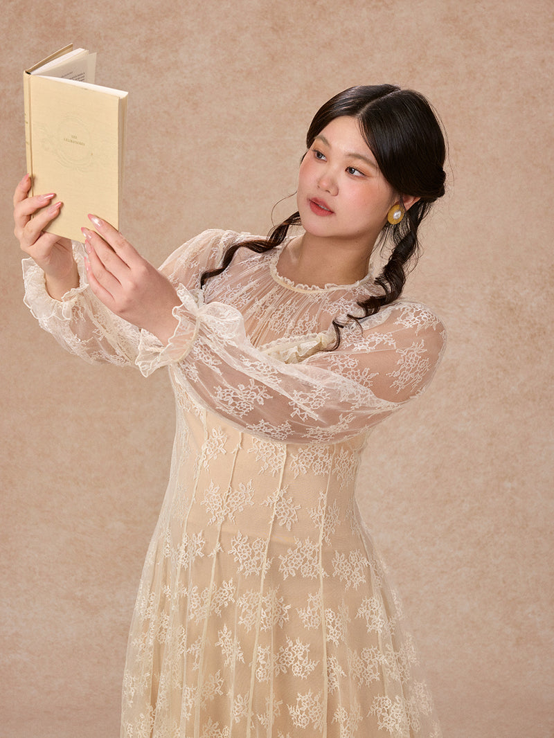 Curve&Plus Lace Bouquet Dress
