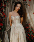 Liebes-Blumen-Noten-Korsettkleid