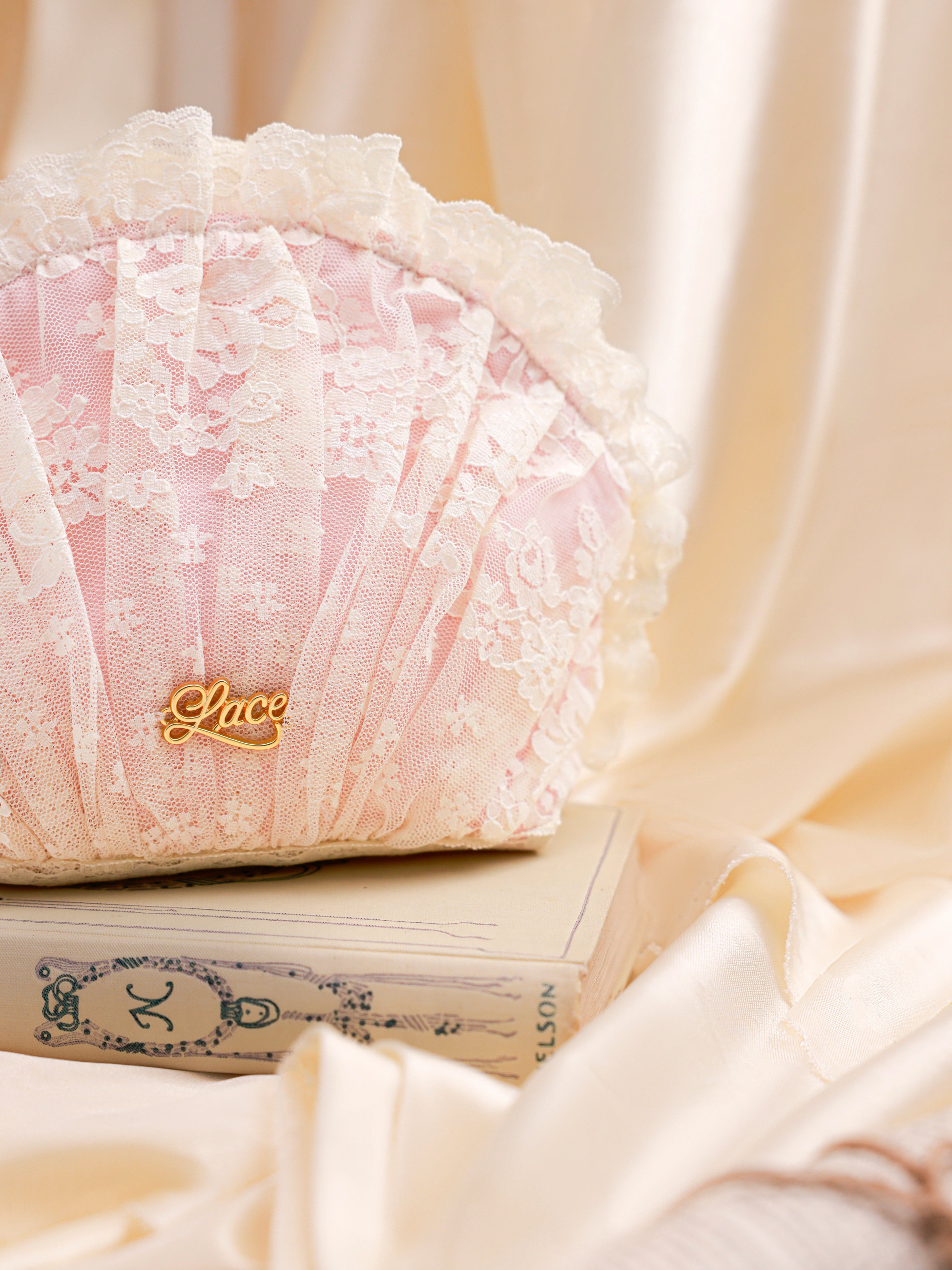 Princess Little Shell Cosmetic Bag