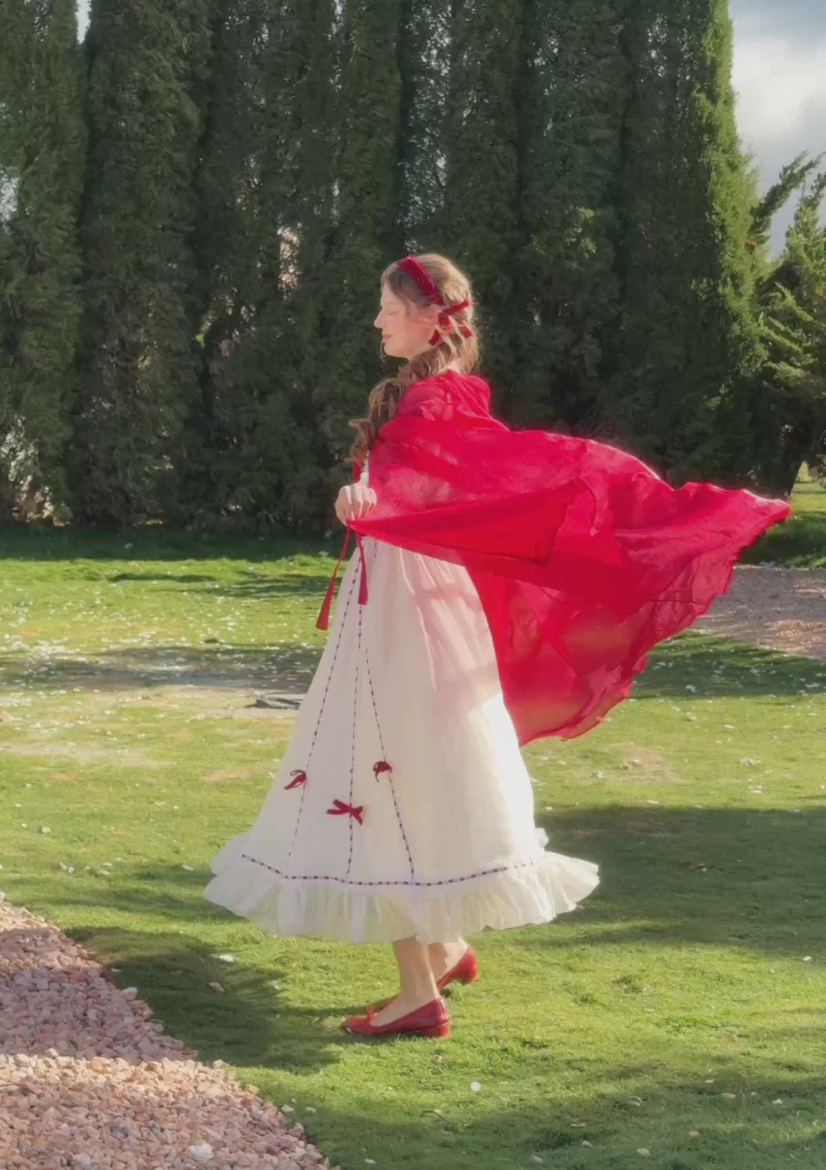 Redberry Letter Cape