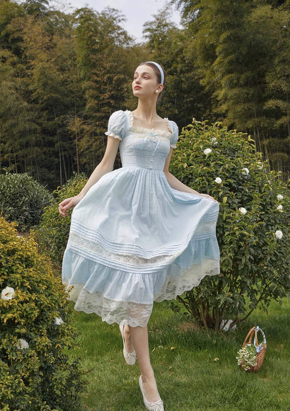美品✨ LaceMade シンデレラドレス　シンデレラブルー　ワンピース Cinderella A Line Midi Gown Dress in Blue | LaceMade